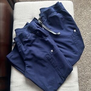 Figs Women’s medium petite navy high waisted yola scrub pants SET of 2